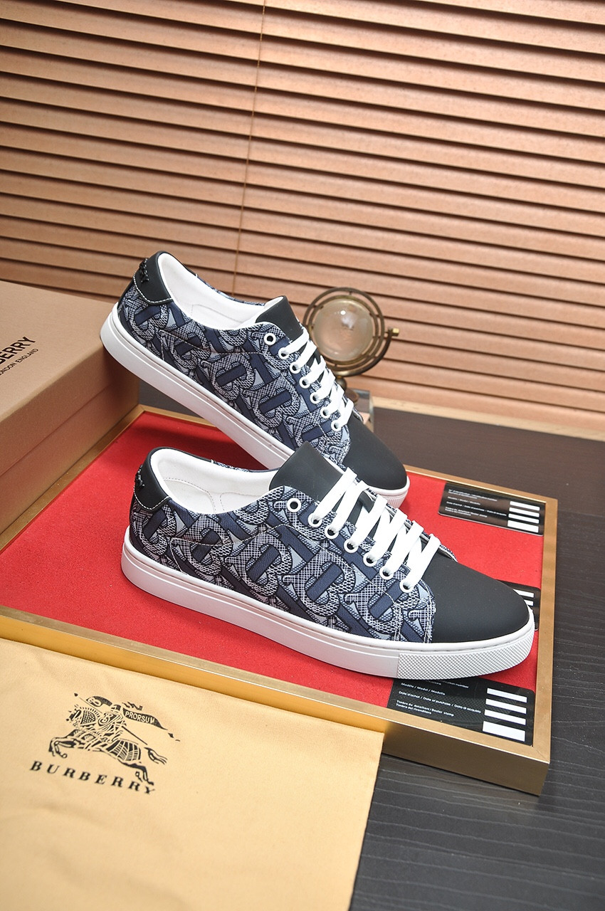 ua B**rry sneakers