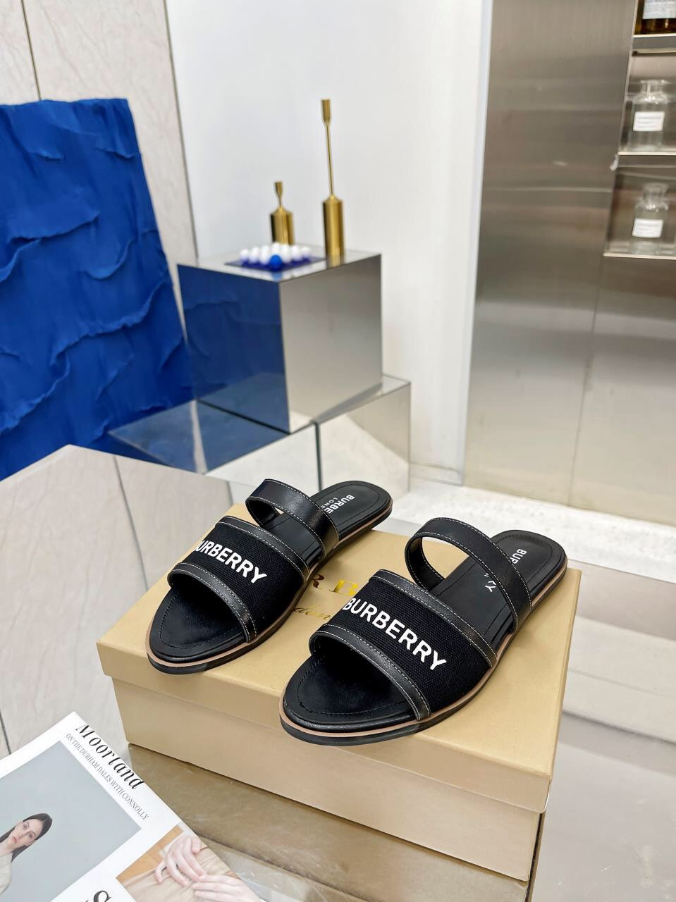 ua B**rry slides