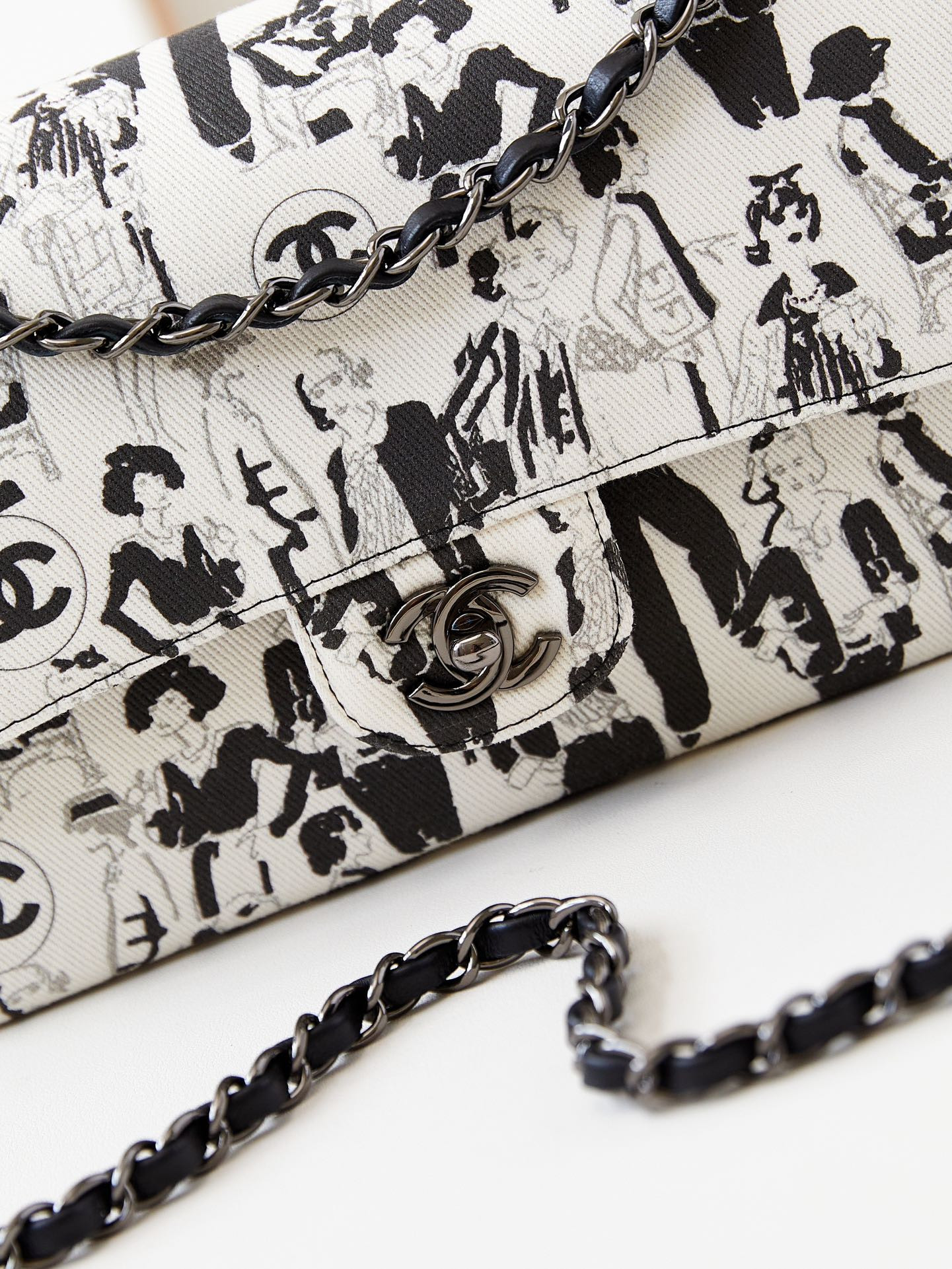 Ch*el classic flap bag 15.5×25.5×6.5cm