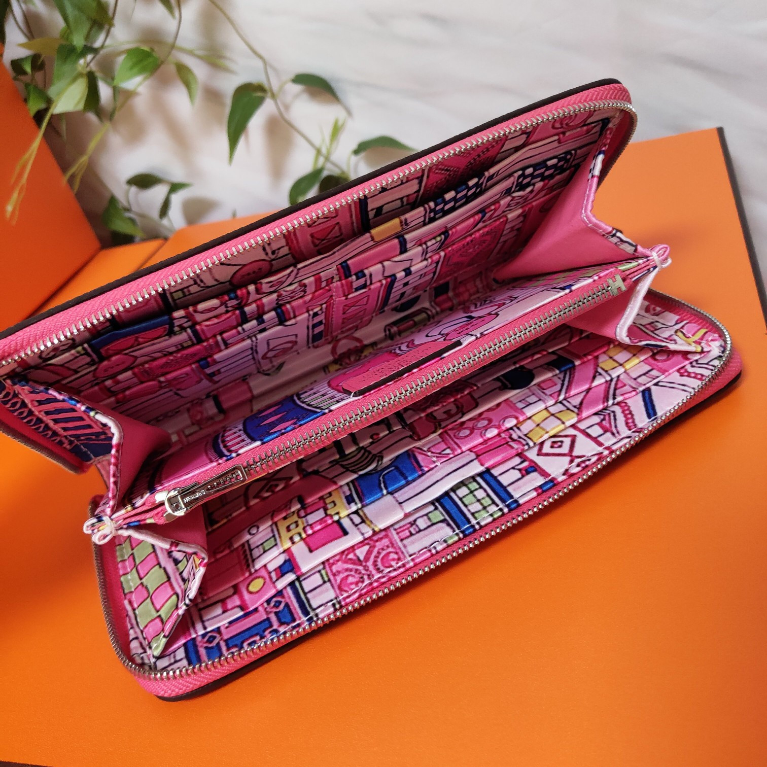 H**me5 long wallet 20x11cm