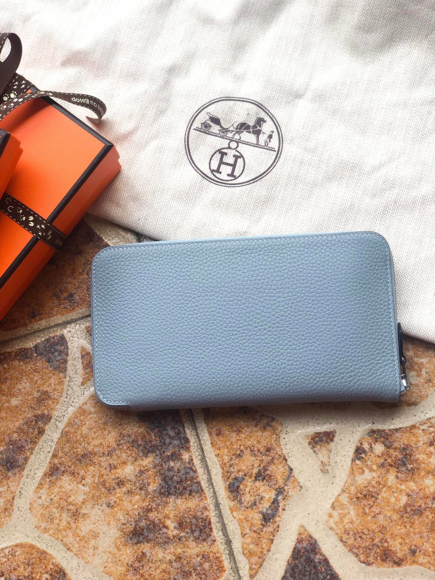 H**me5 long wallet 20x11cm