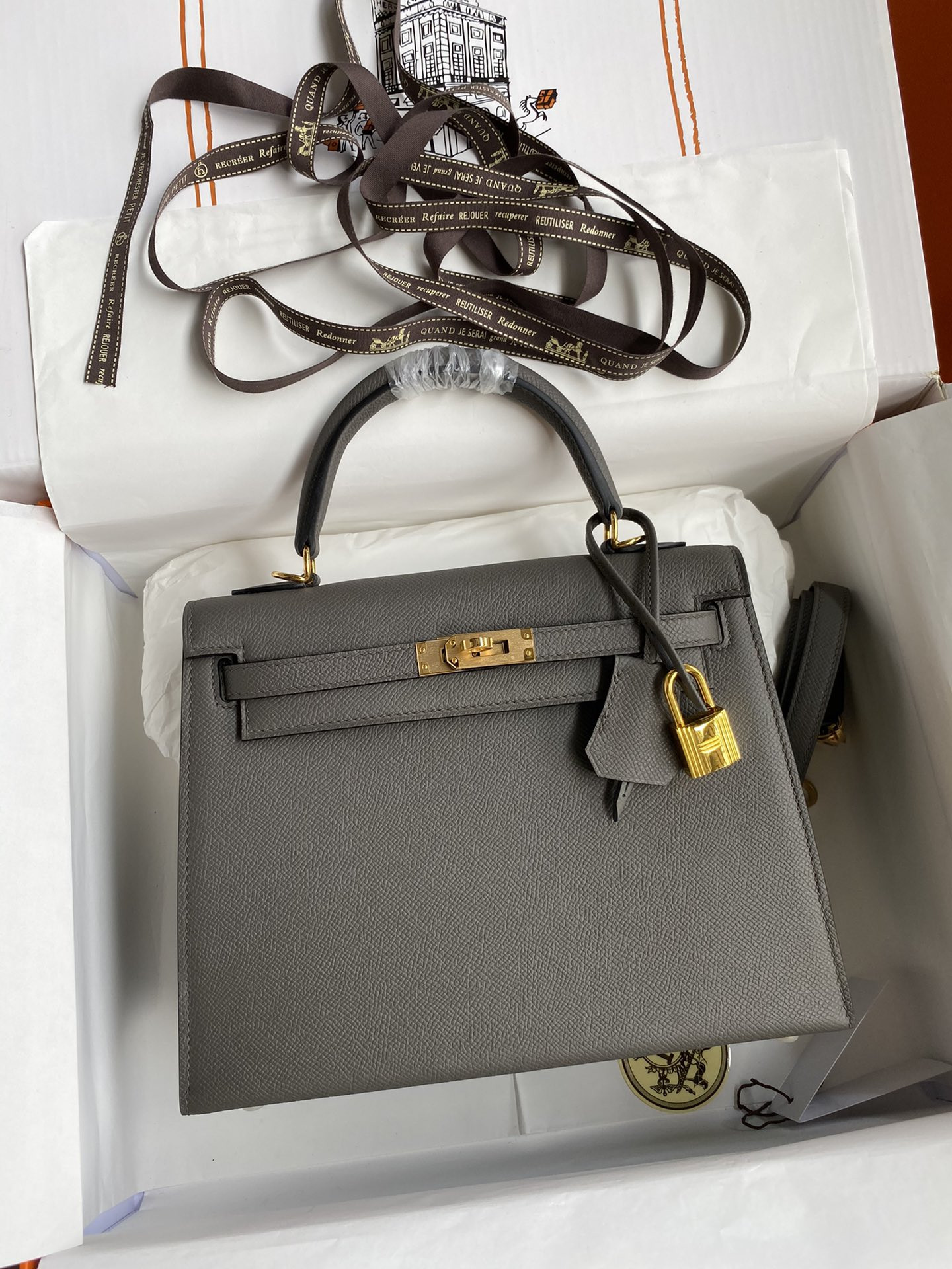 HERMÈS Kelly Gold-tone Hardware 25 28