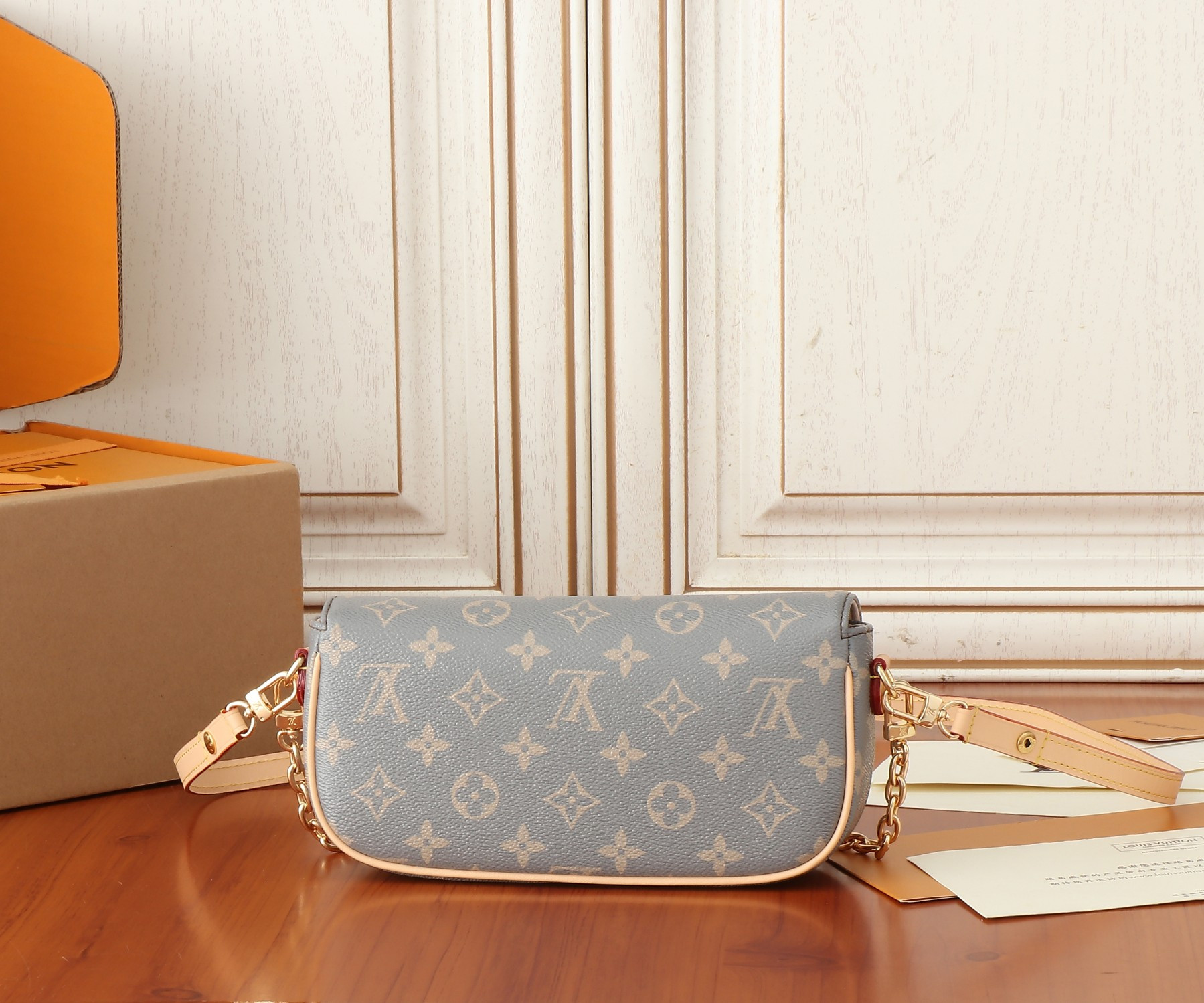 LV Wallet On Chain Ivy M12583 23.5x12x4.3CM