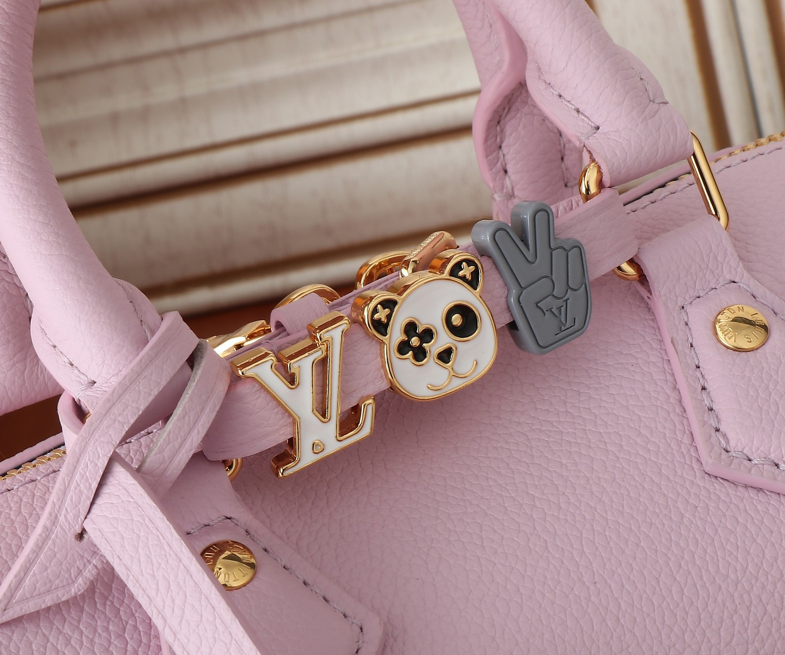 LV Speedy 18 M24598 18x12.5x11CM