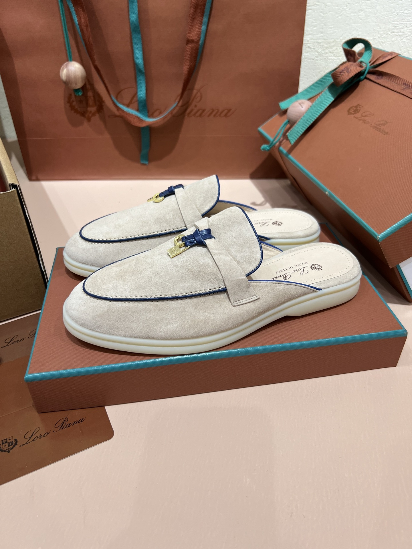 ua L**o p*ana babouche charms walk loafers