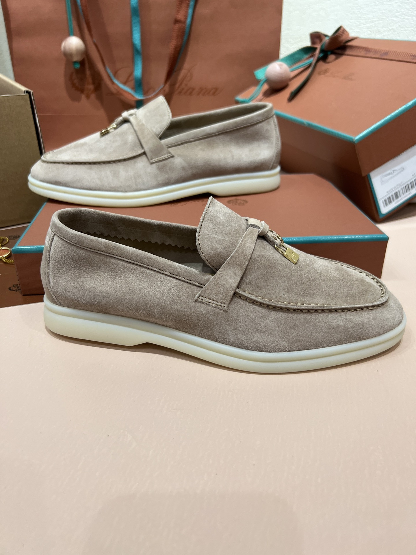 ua L**o p*ana summer charms walk loafers