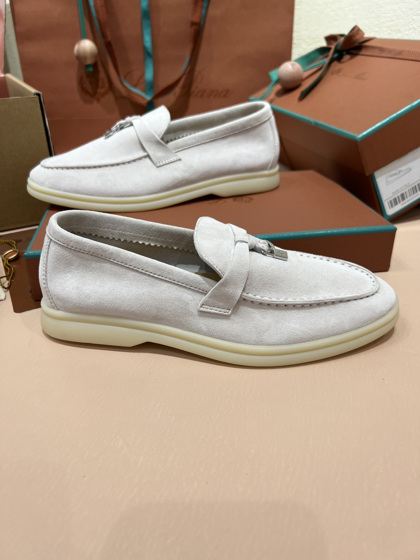 ua L**o p*ana summer charms walk loafers