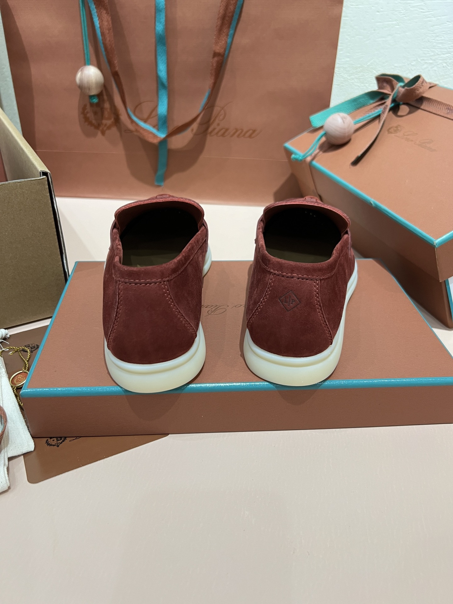 ua L**o p*ana summer charms walk loafers