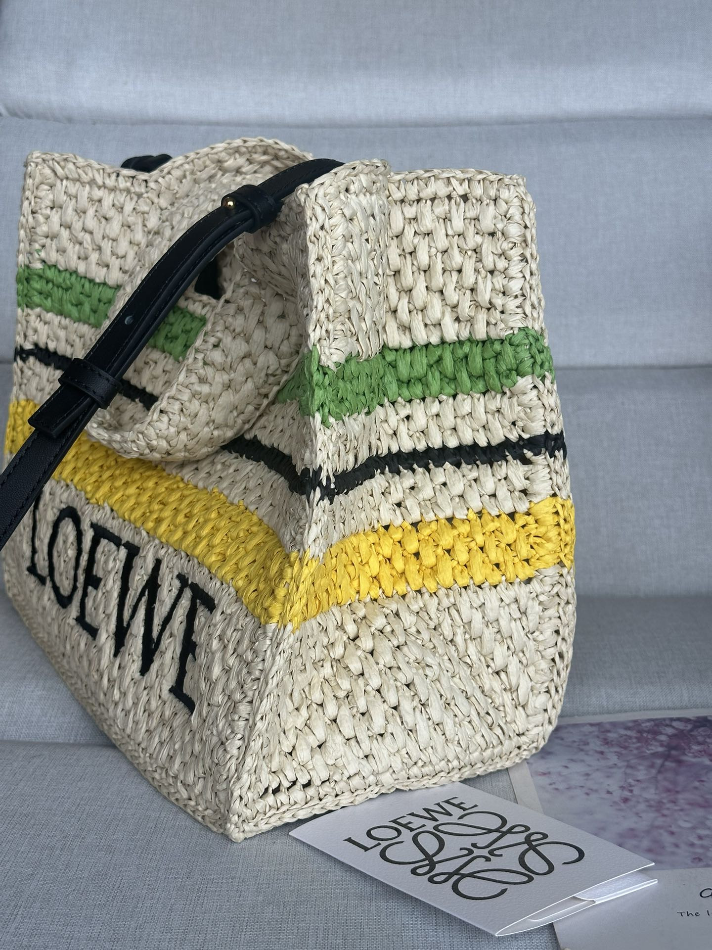 L0ew* font tote 30x25.5x15cm