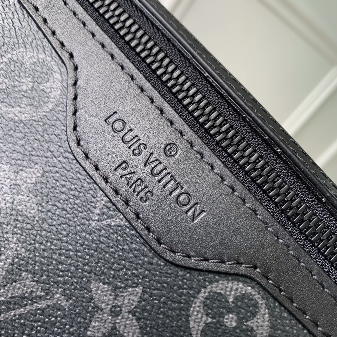 LV Messenger Voyager PM M12517 22.5 x 11 x 33 cm