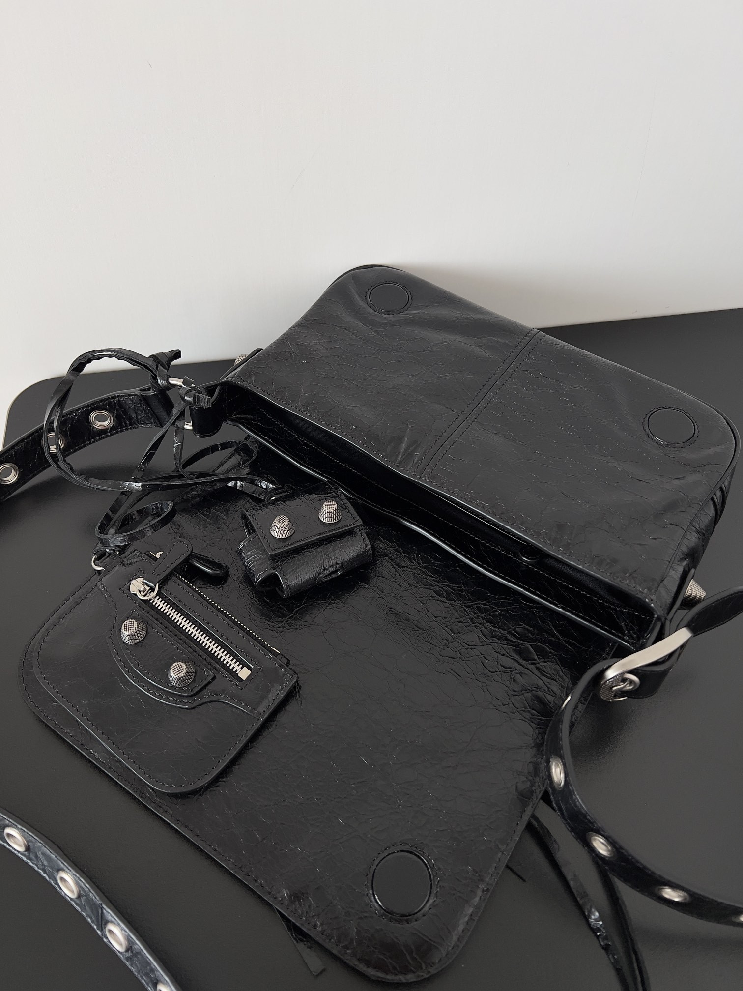 Ba*len*cia*ga le cagole mini flap bag in black 20 x 14 x 5 cm
