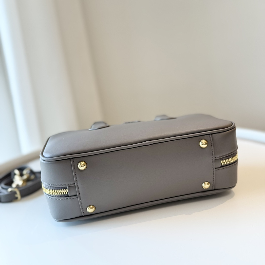 Miu Miu Arcadie leather bag 12x27x9cm