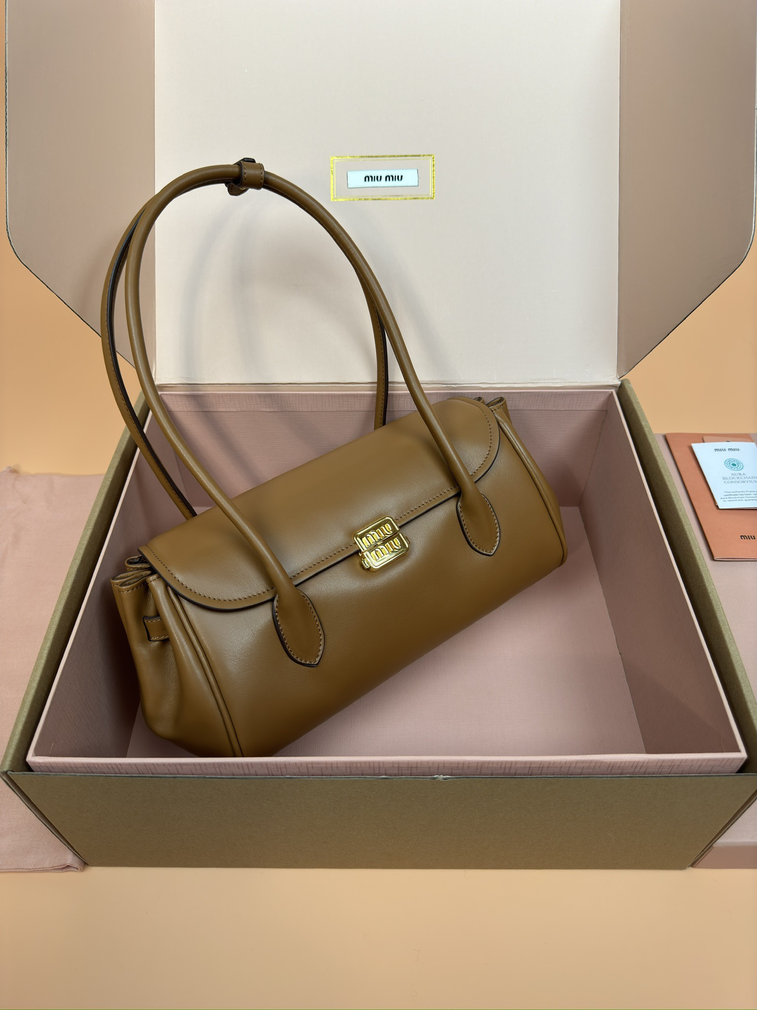 Miu Miu Leather shoulder bag 15x28x11cm