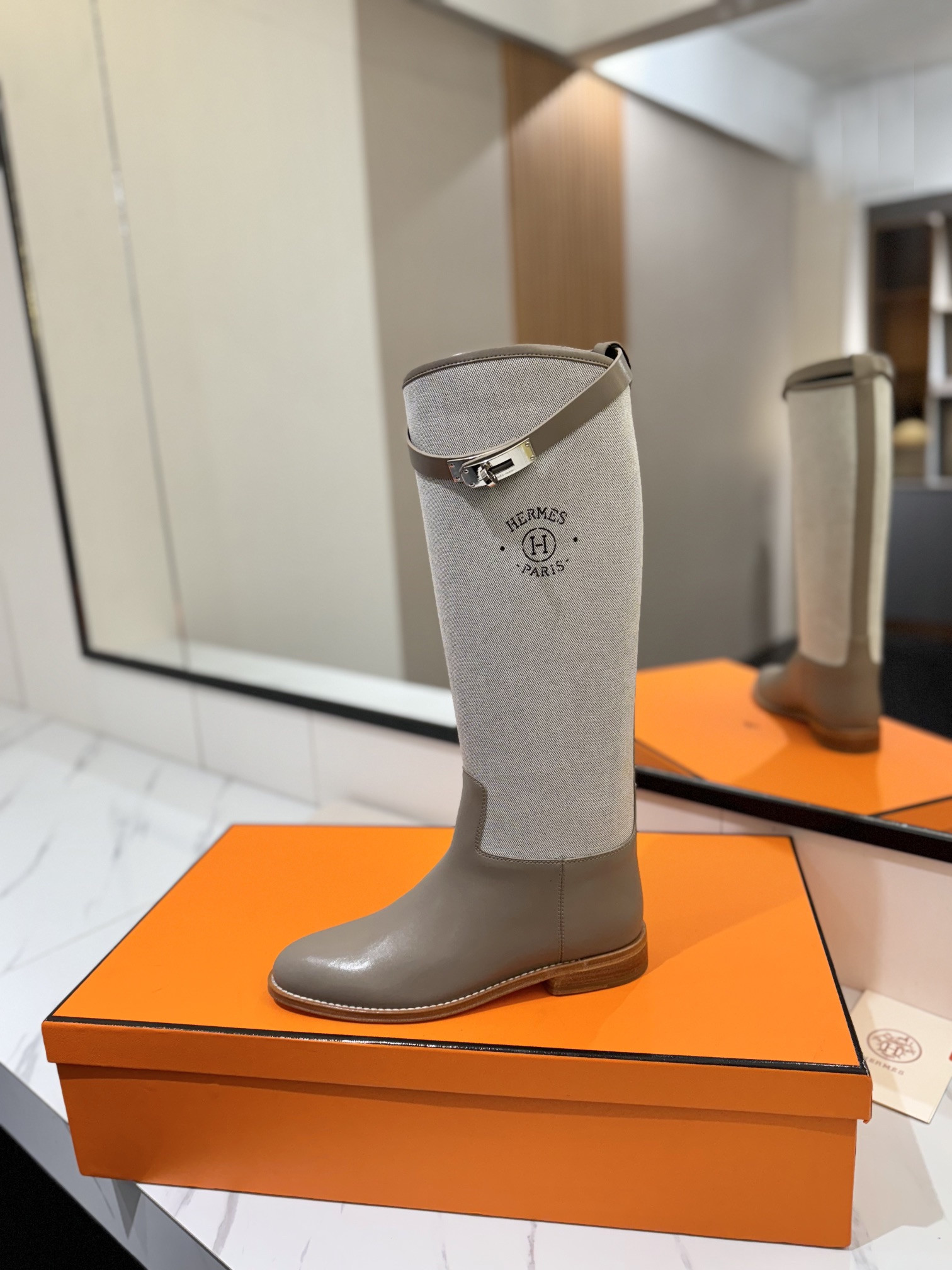 ua H**me5 jumping boots