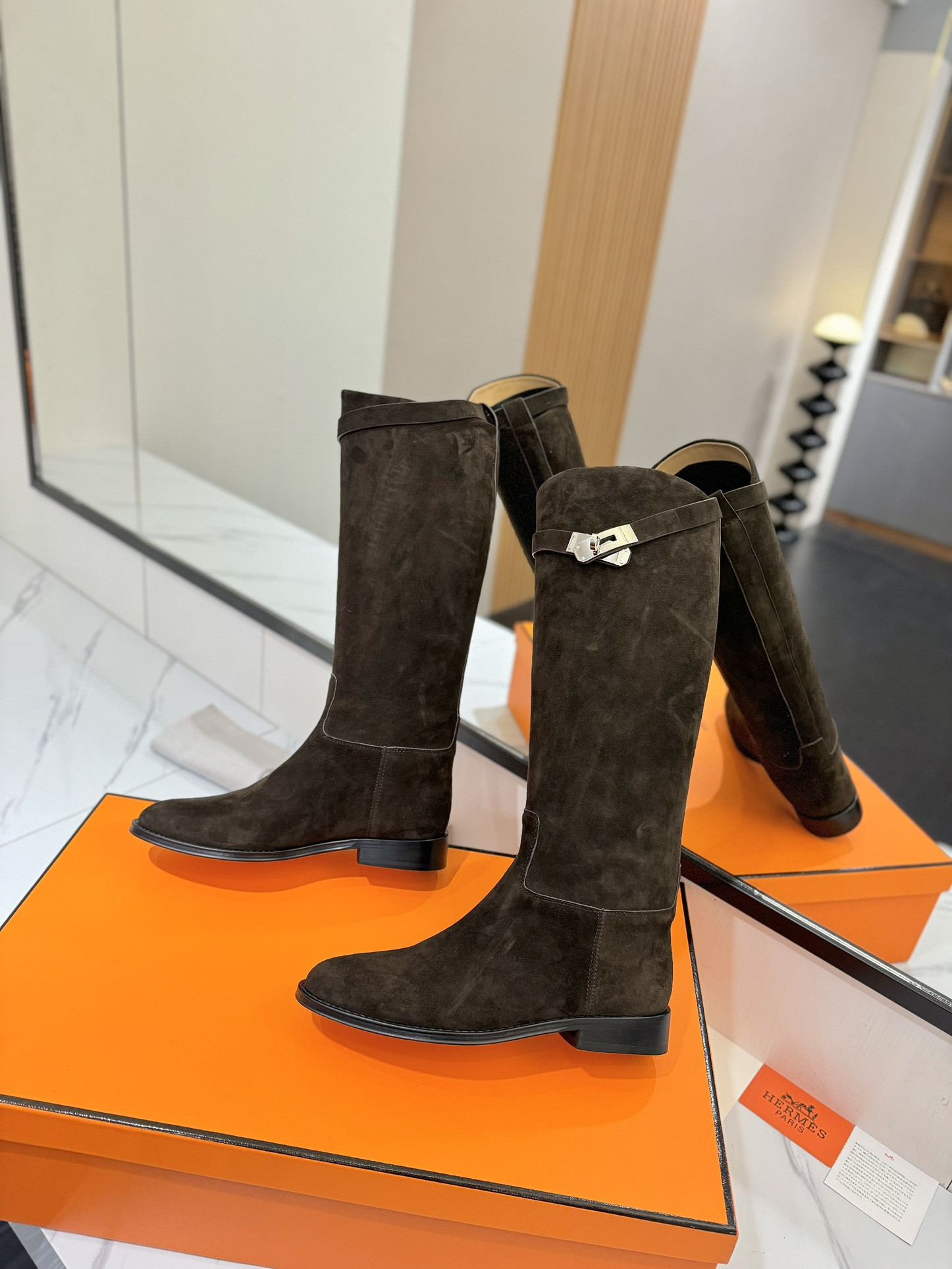 ua H**me5 jumping boots