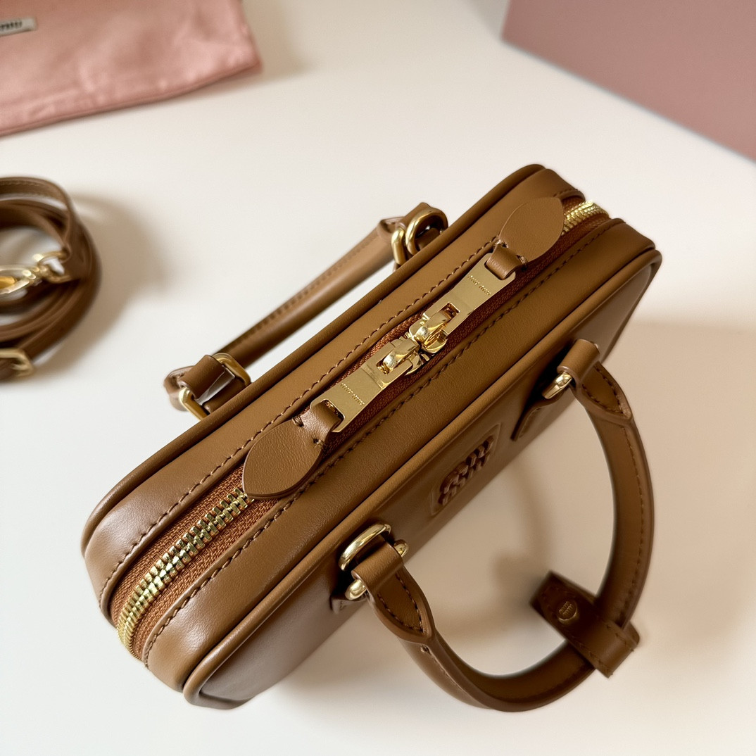 Miu Miu Arcadie leather mini-bag 19X10X5cm