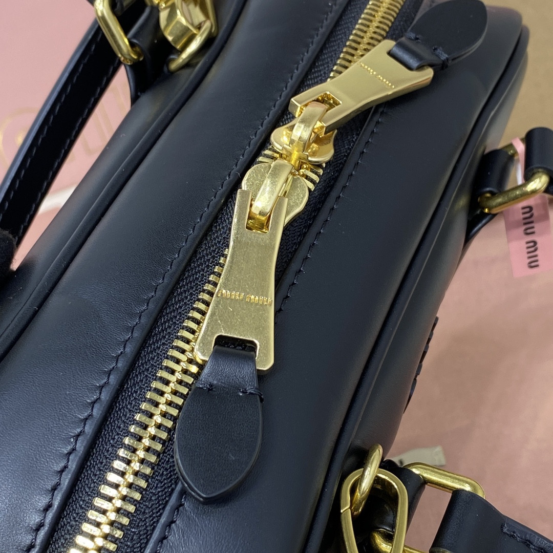 Miu Miu Arcadie leather bag 10.5x22x7.5cm