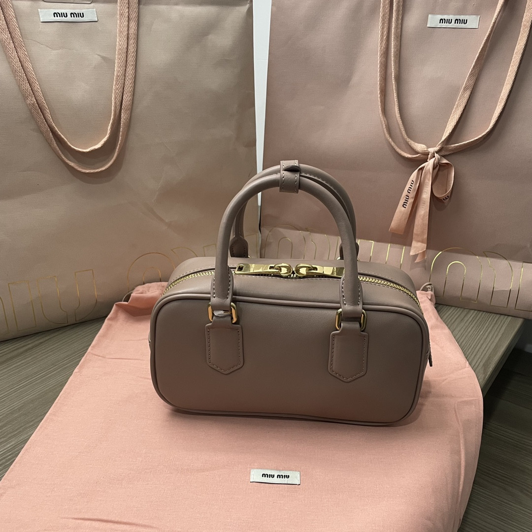 Miu Miu Arcadie leather bag 10.5x22x7.5cm