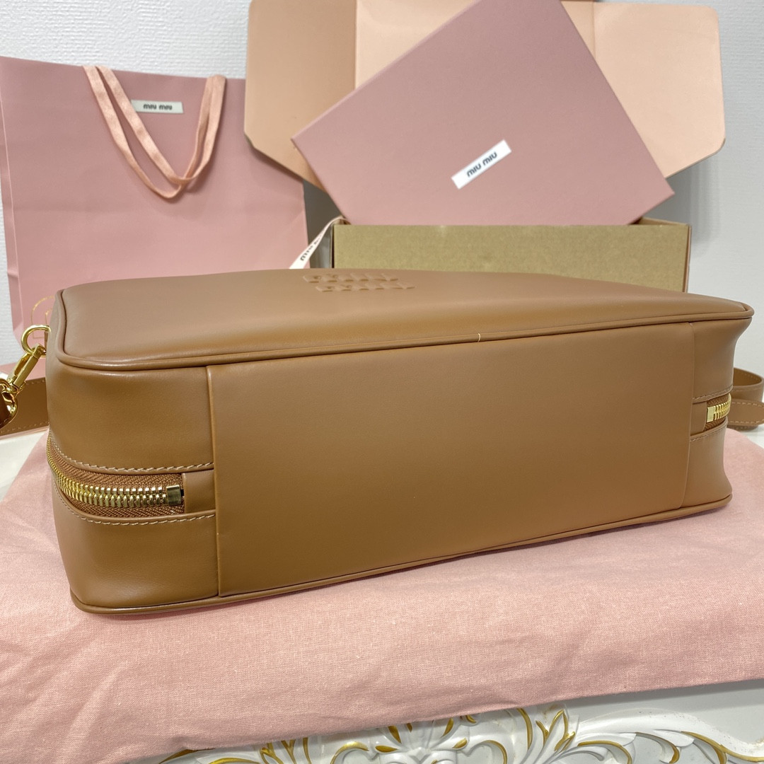 Miu Miu Leather Beau bag 23x34x10cm