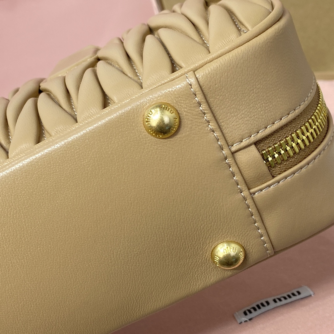 Miu Miu Arcadie matelassé nappa leather bag 12x27x9cm