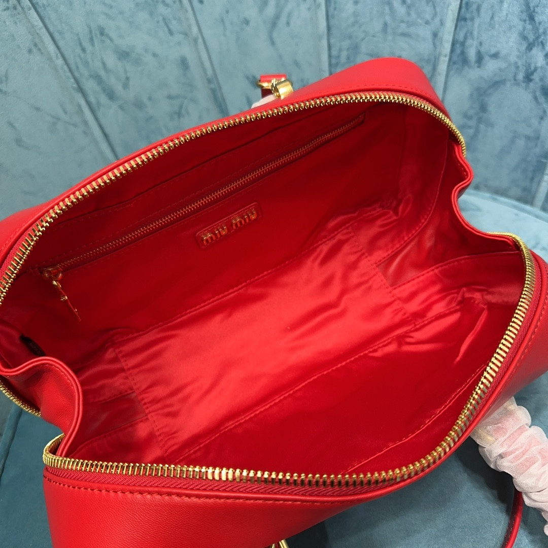 Miu Miu Arcadie matelassé nappa leather bag 12x27x9cm