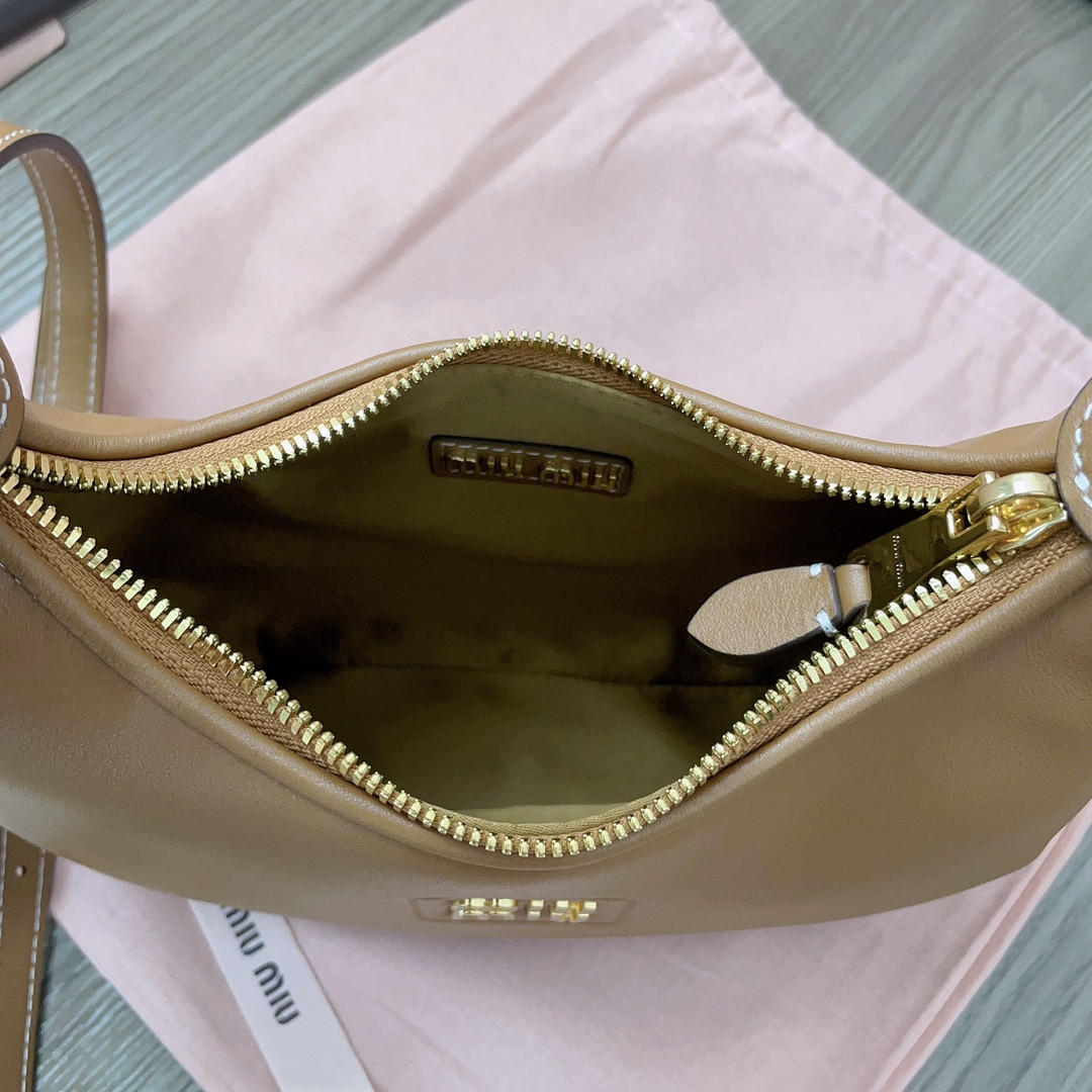 Miu Miu hobo bag 20X17X6Cm