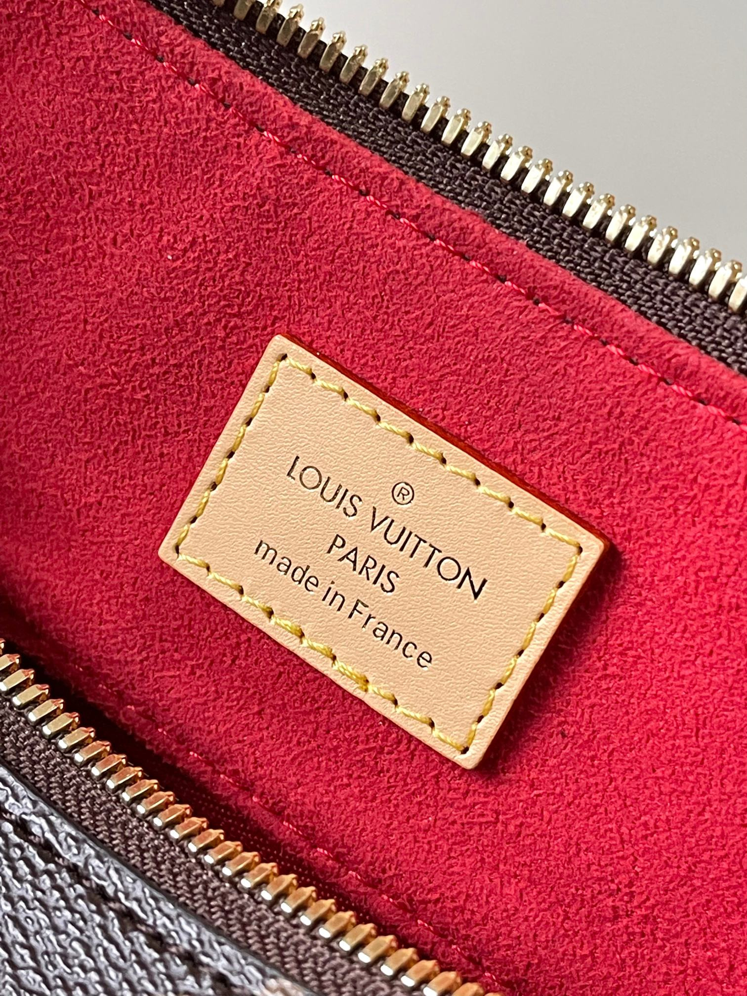 LV Slouchy PM M11952 22x9x33cm