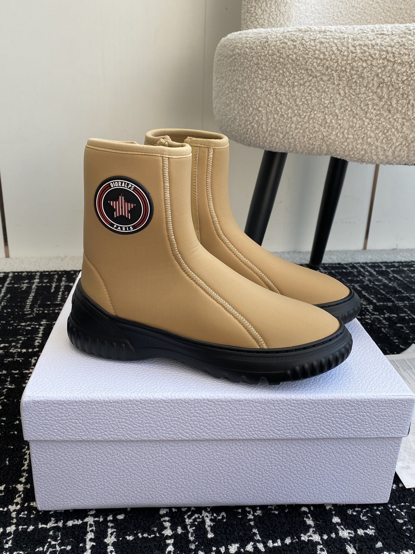 ua D*or boot