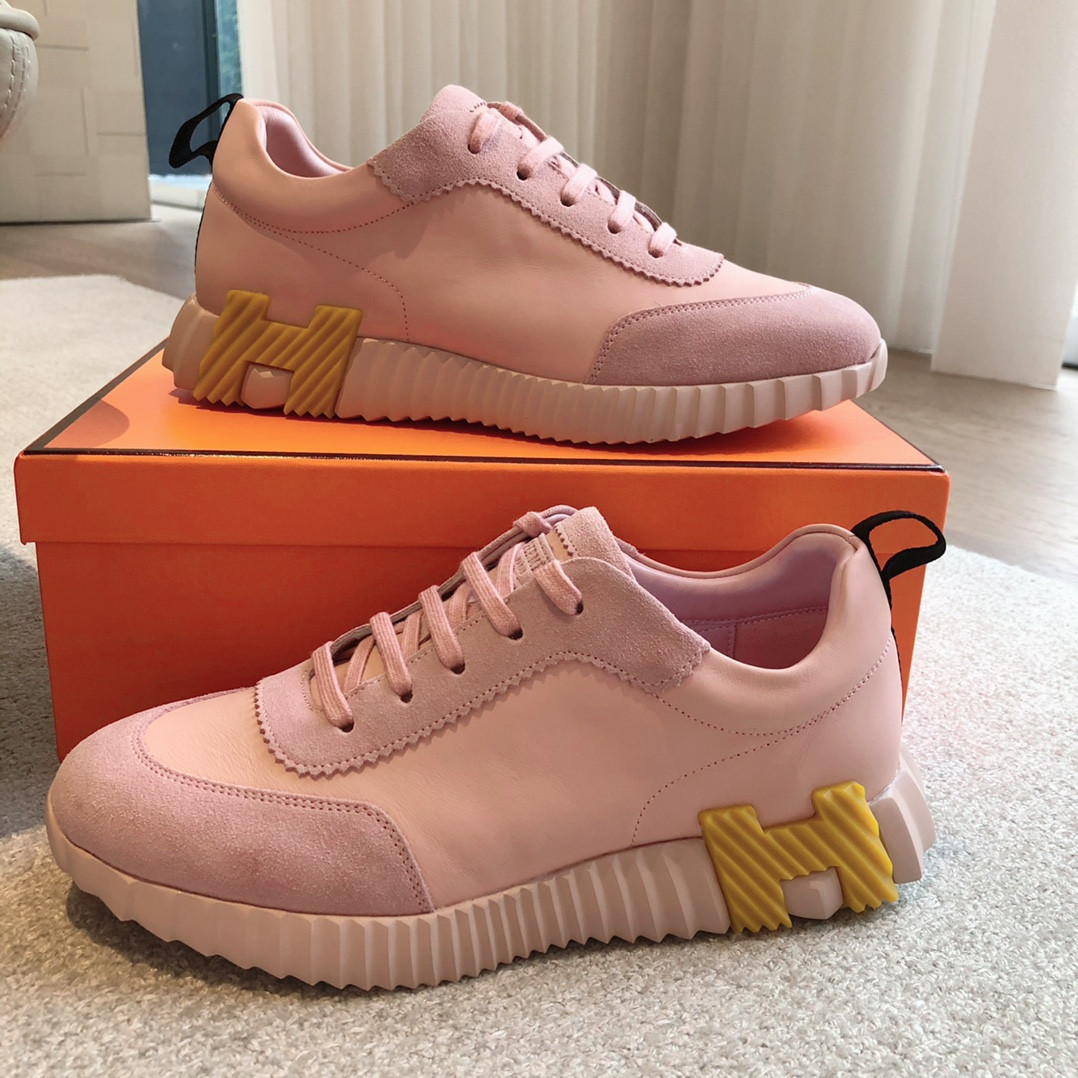 ua H**me5 bouncing sneaker