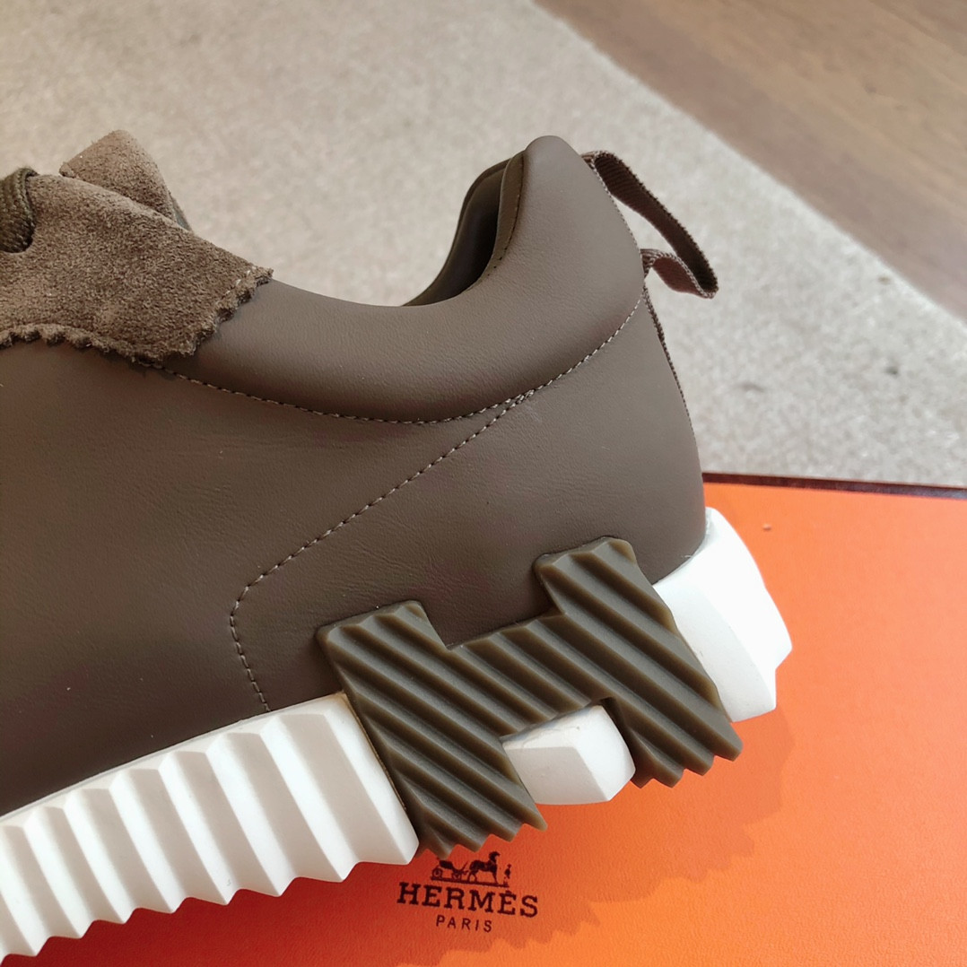 ua H**me5 bouncing sneaker