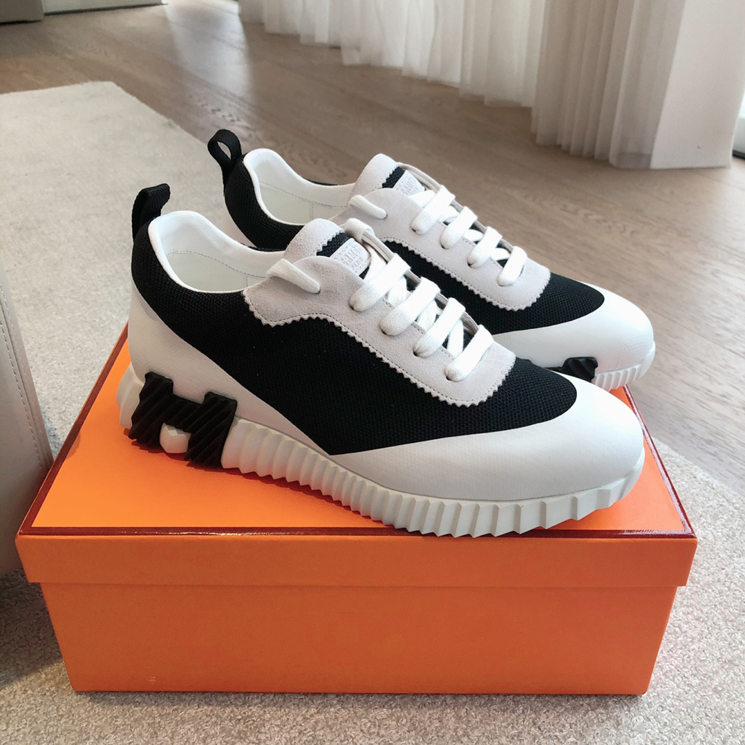 ua H**me5 bouncing sneaker