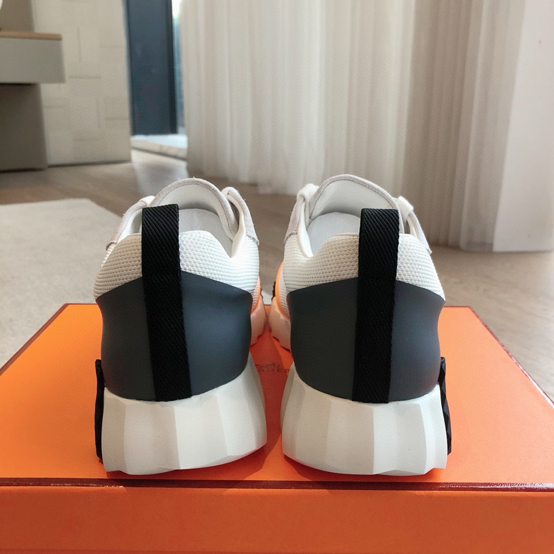 ua H**me5 bouncing sneaker