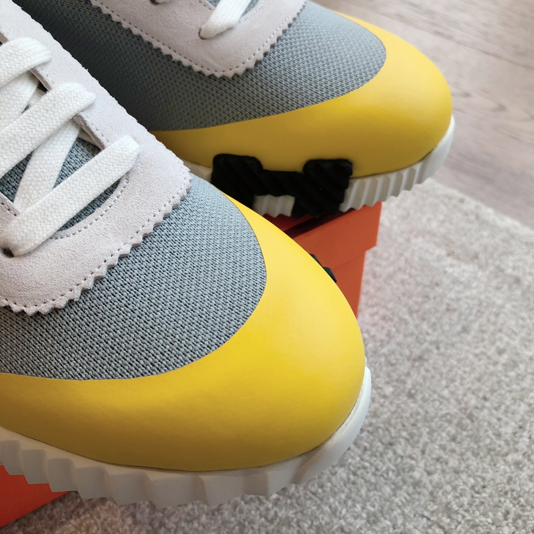 ua H**me5 bouncing sneaker
