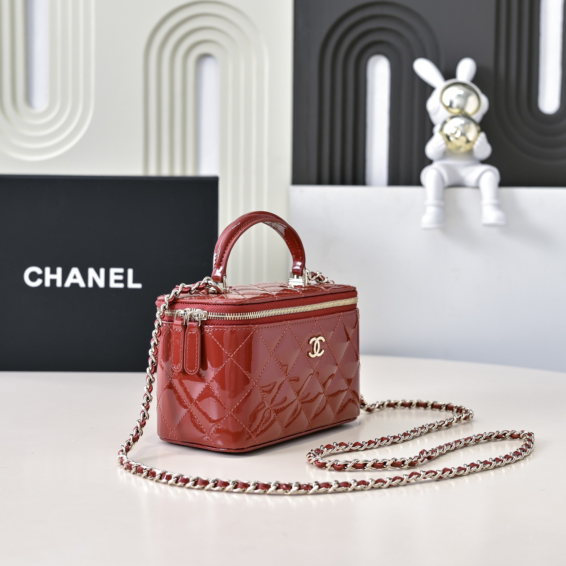 Ch*el long vanity with chain 16.5x10x8cm