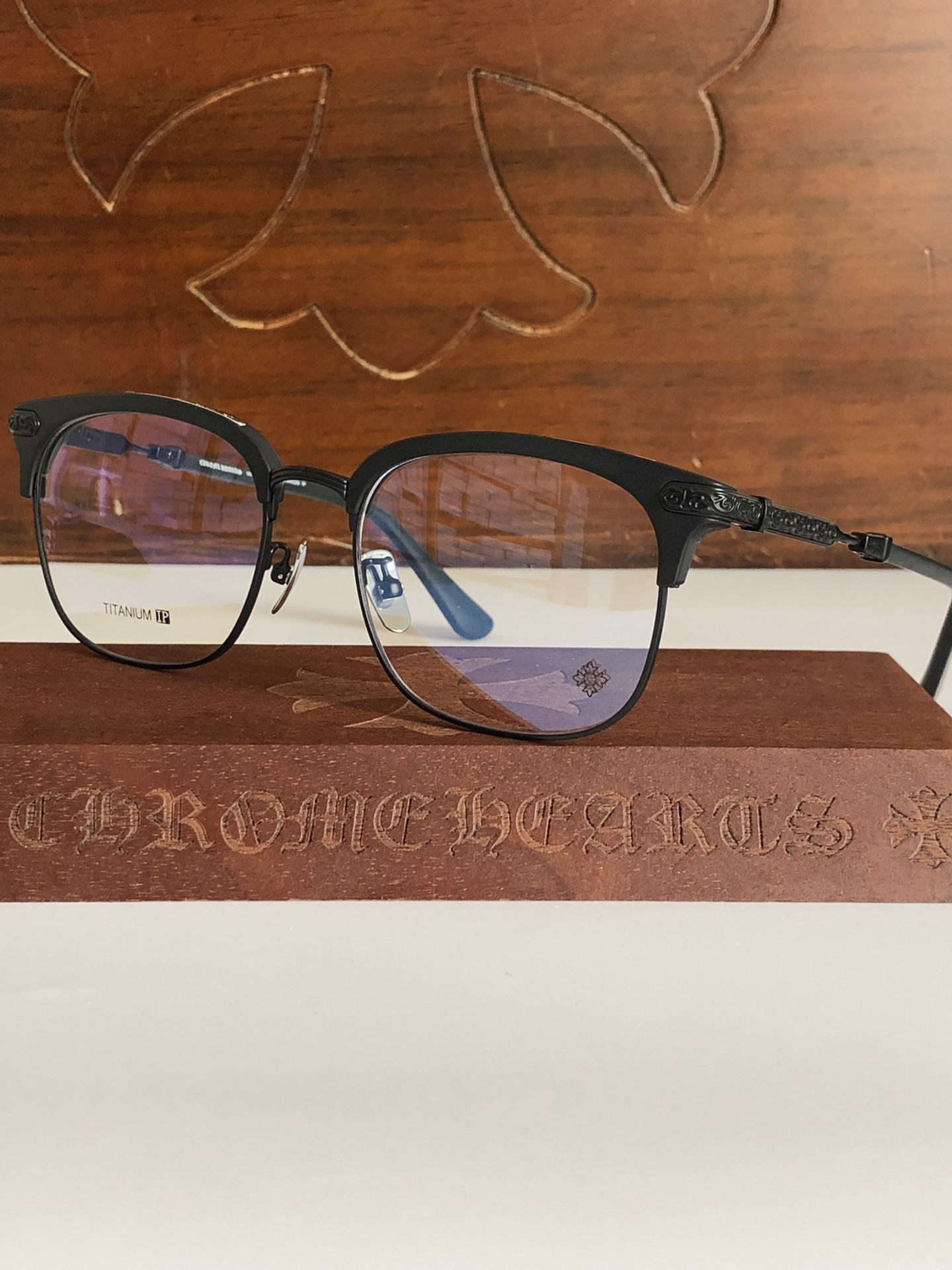 Ch**me He**ts glasses vertical smile i 57-19-148