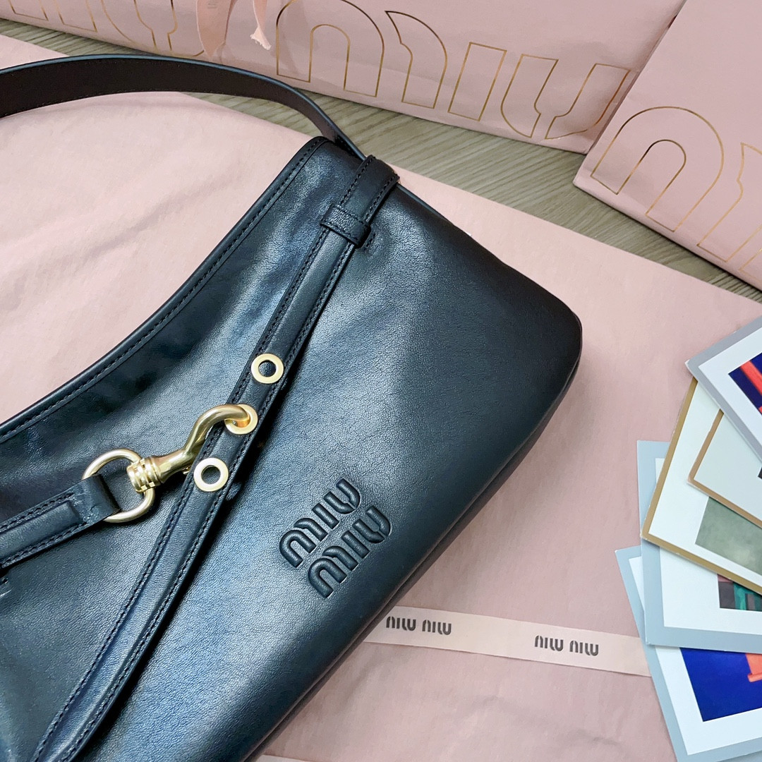 Miu Miu Aventure nappa leather bag 5BC182 33X19X5cm