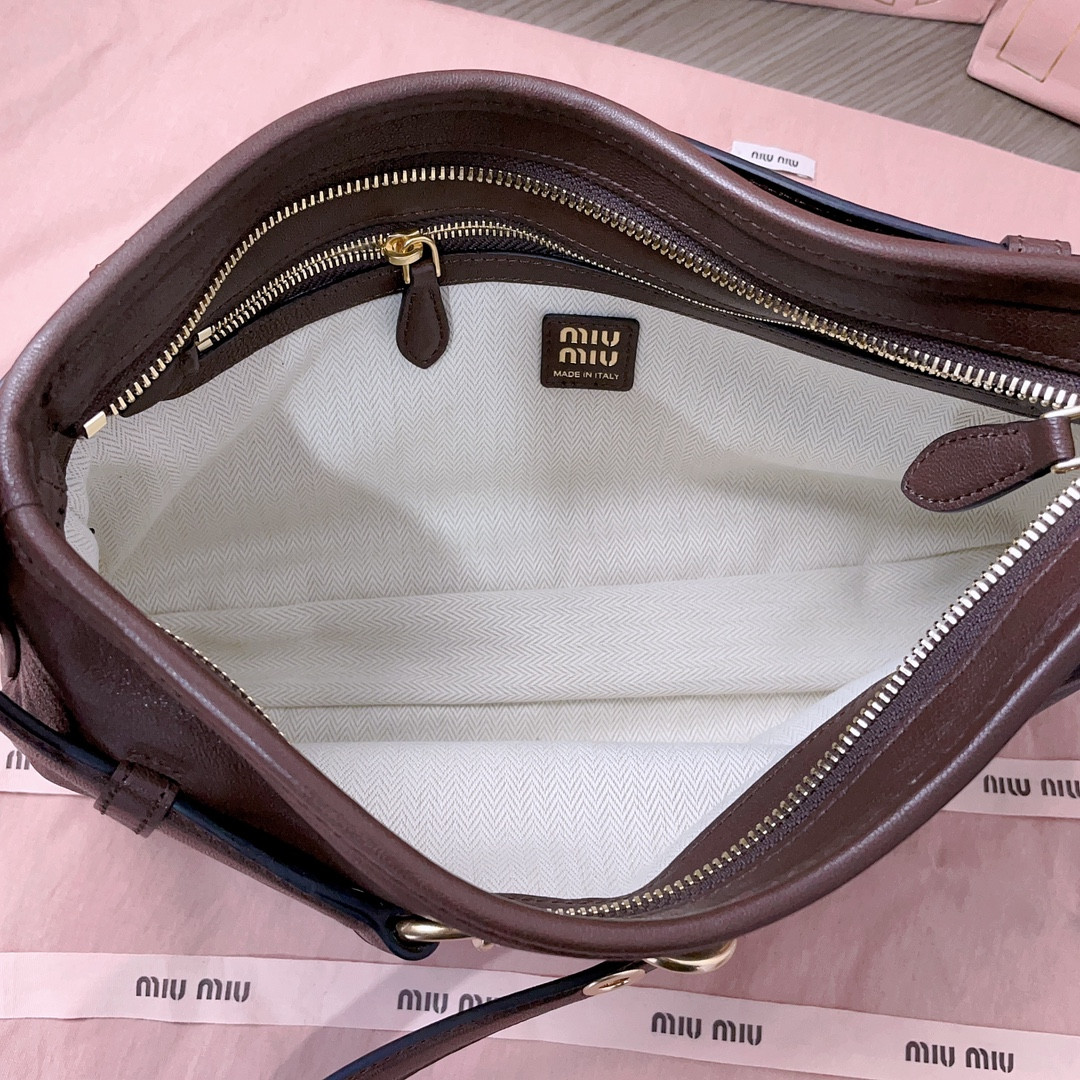 Miu Miu Aventure nappa leather bag 5BC182 33X19X5cm