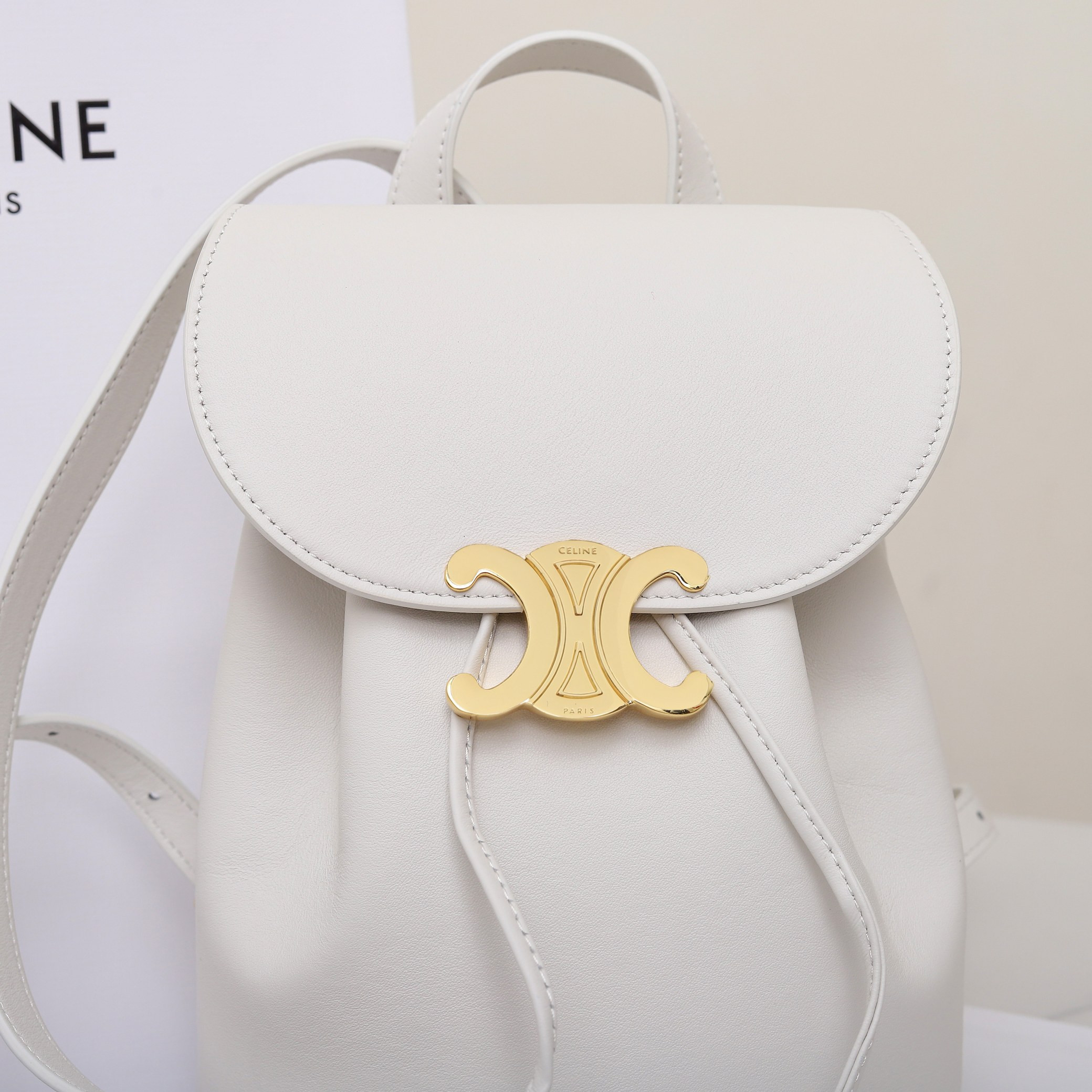 Ce**e bonnie backpack in smooth calfskin 118703 25x18x13cm
