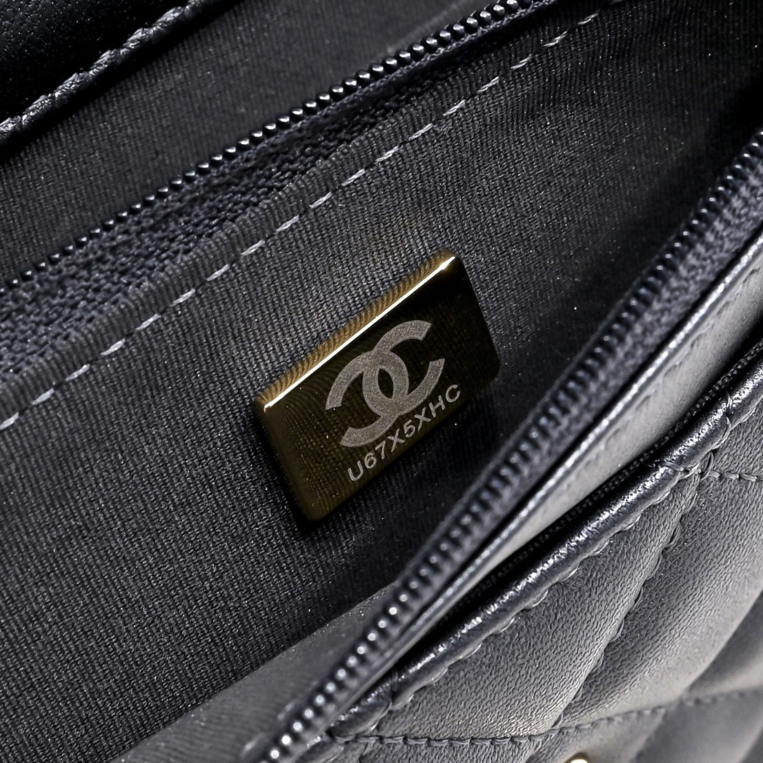 Ch*el spring-summer 2025 pre collection wallet on  black ap4537 19.5 × 13 × 3.5 cm