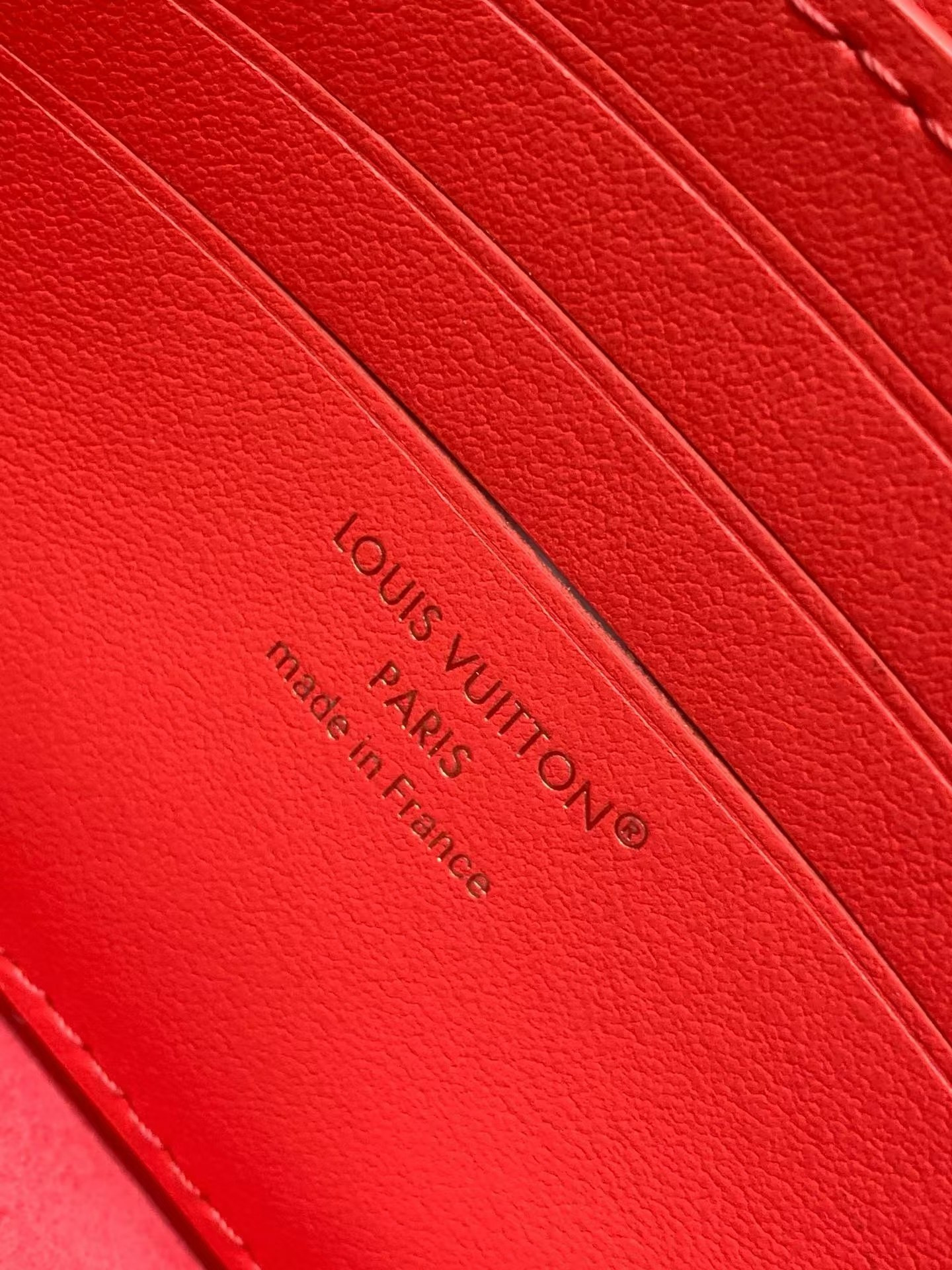 LV Wallet On Chain LV Bloom M14548 20x11.5x4cm