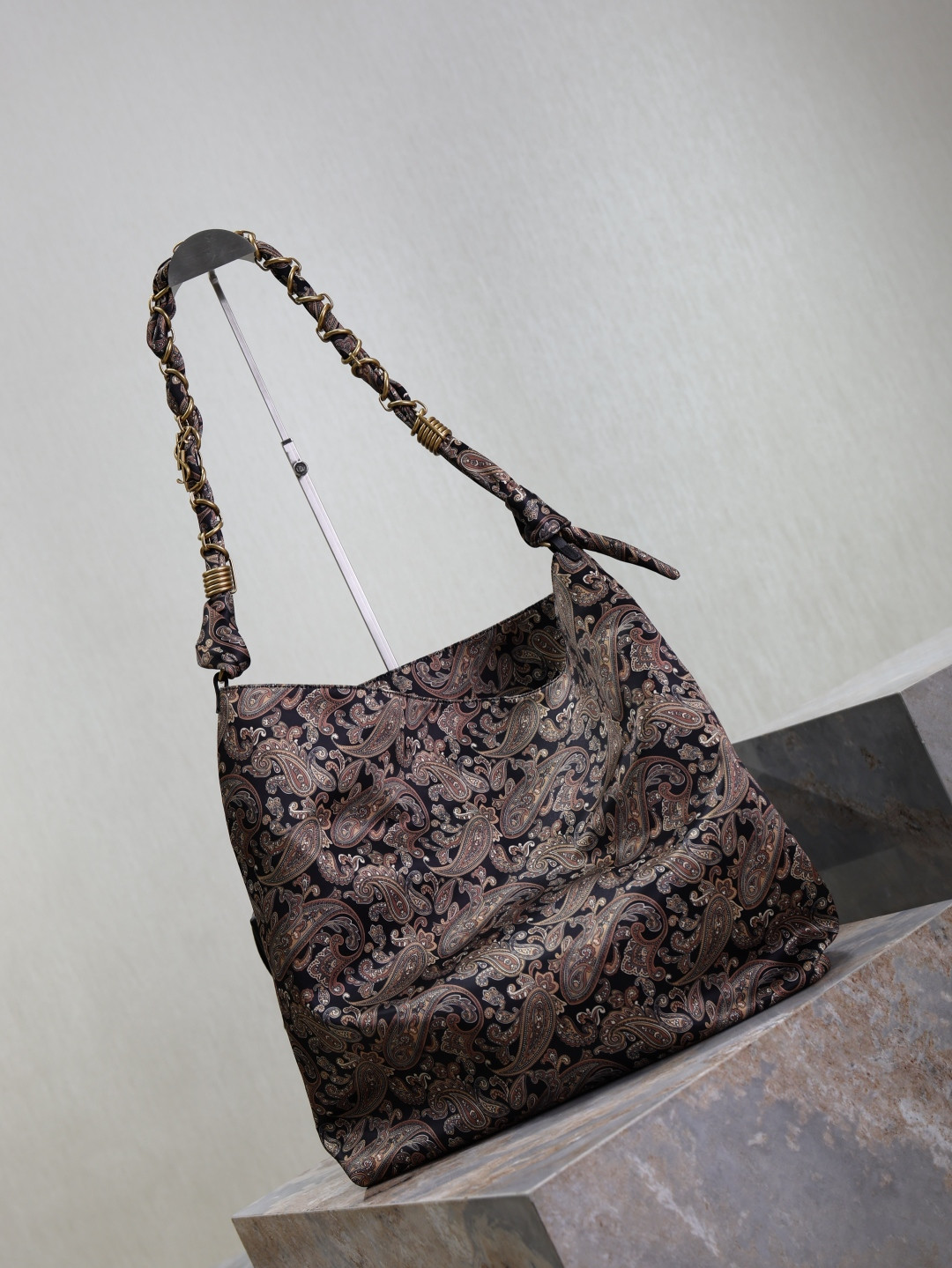 Y*L amalia (silk twill) 42x50x1cm
