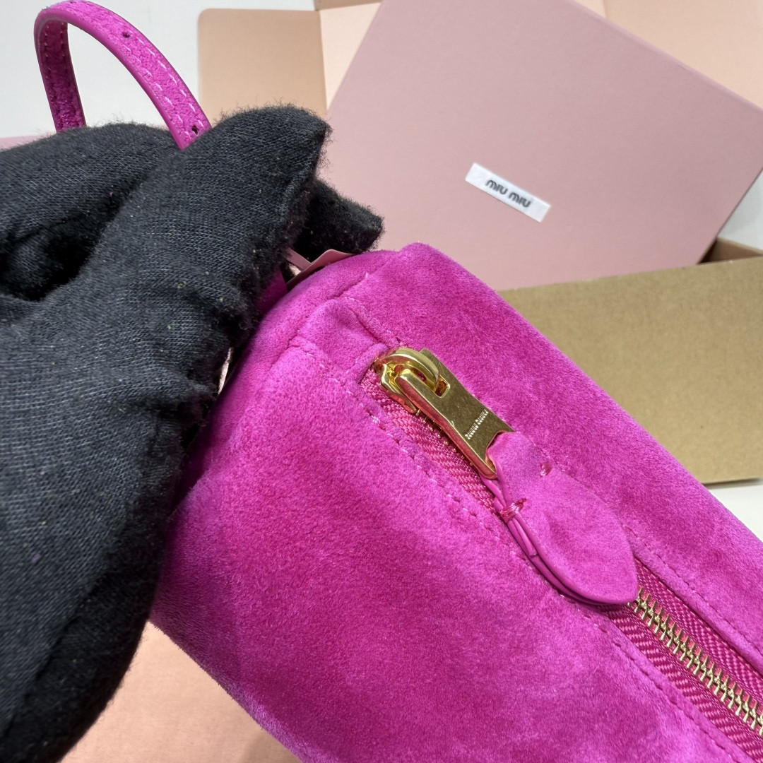 Miu Miu Suede pouch 22x9x9cm