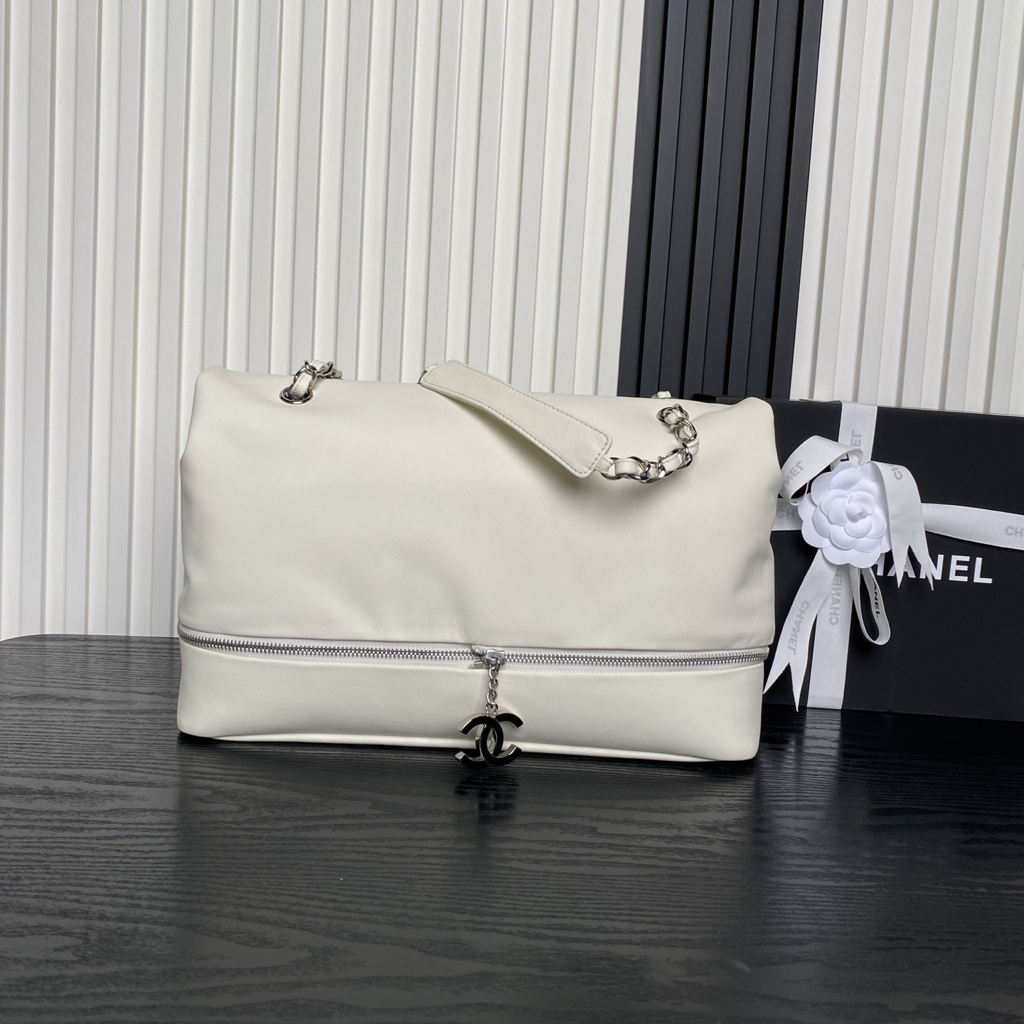 Ch*el vintage graffiti tote airport bag 36x24x12cm