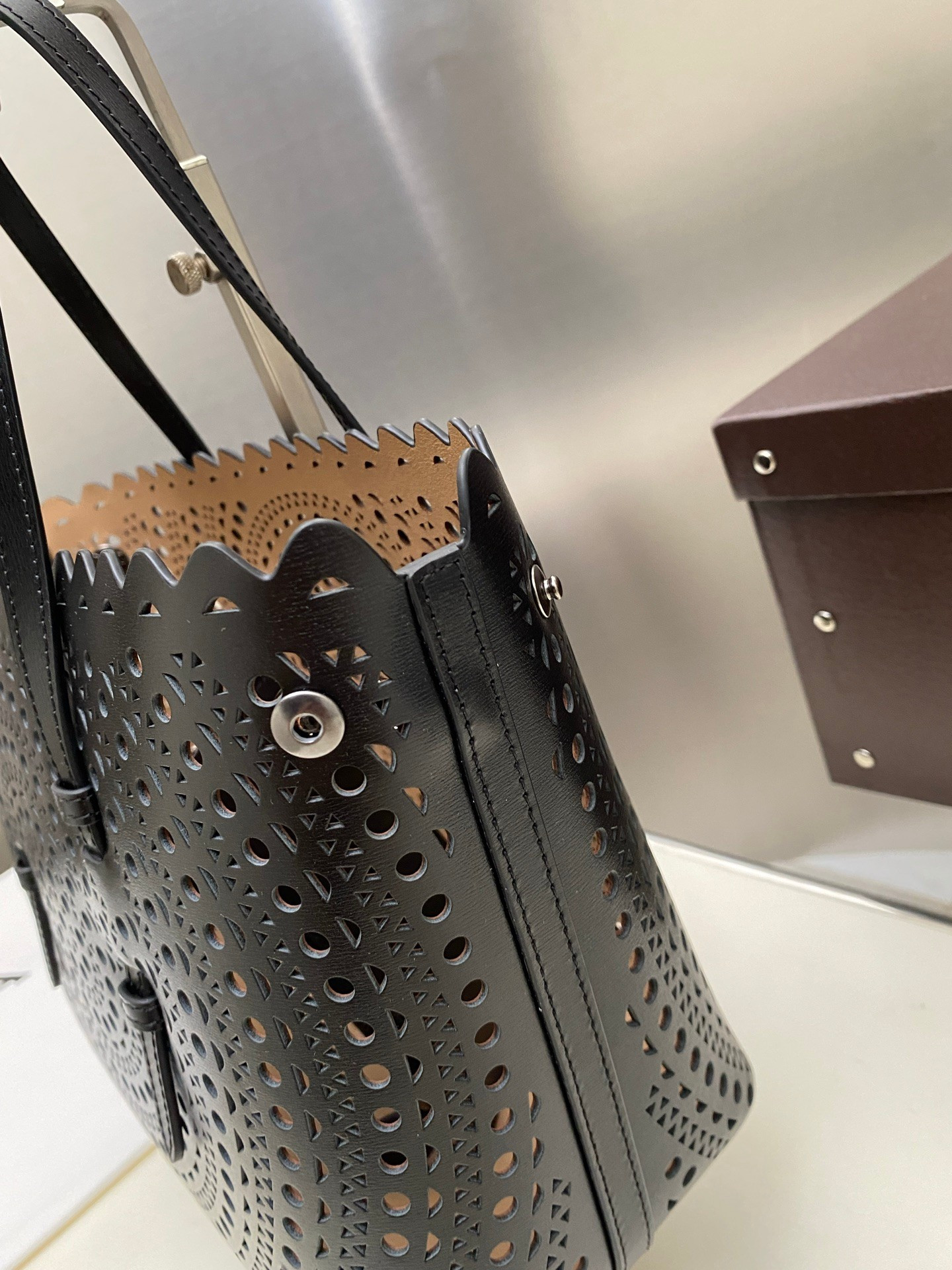 ALAÏA Mina 25 bag 25x20x12cm