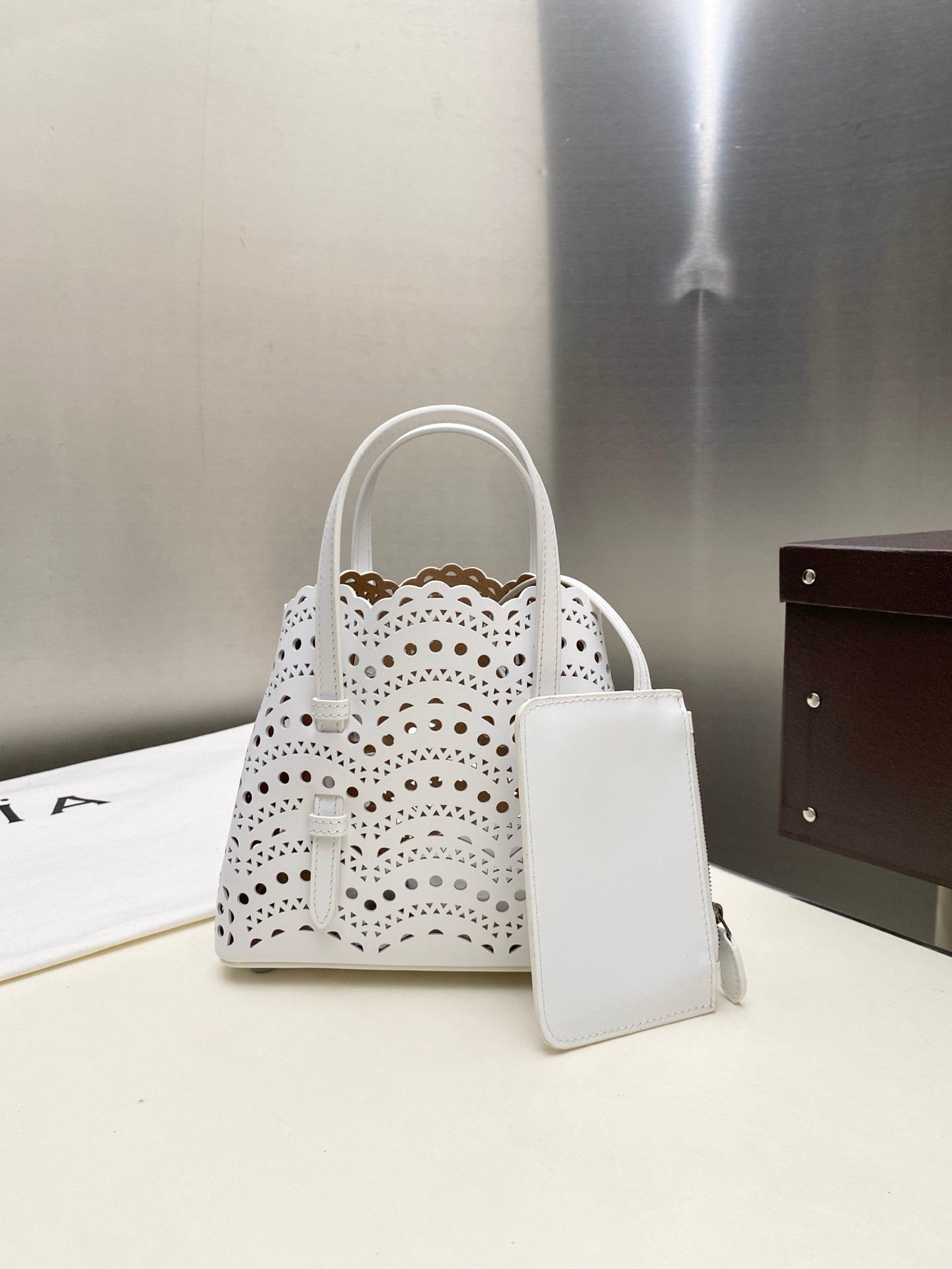 ALAÏA Mina 20 bag In Vienne  Wave 20x17x10cm