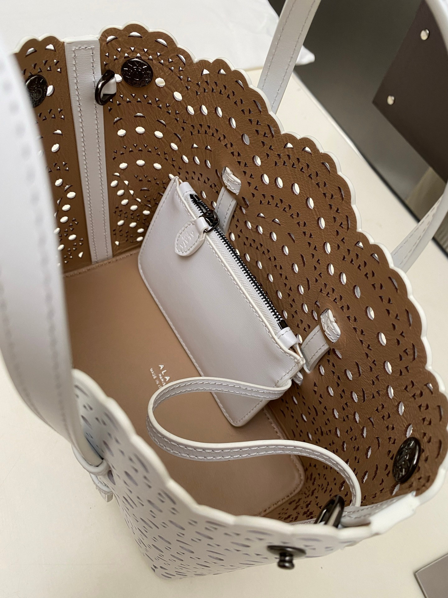 ALAÏA Mina 20 bag In Vienne  Wave 20x17x10cm