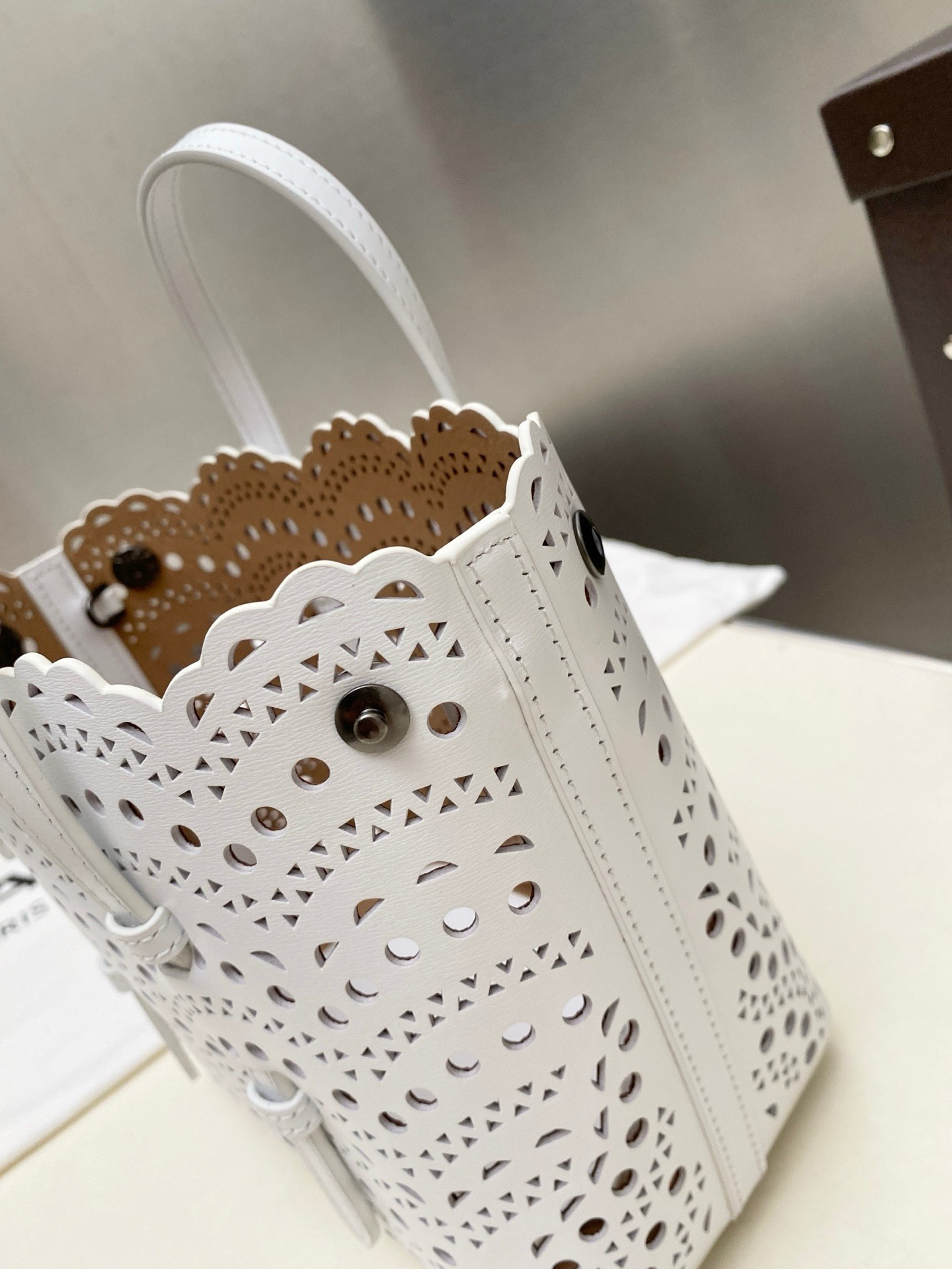 ALAÏA Mina 20 bag In Vienne  Wave 20x17x10cm