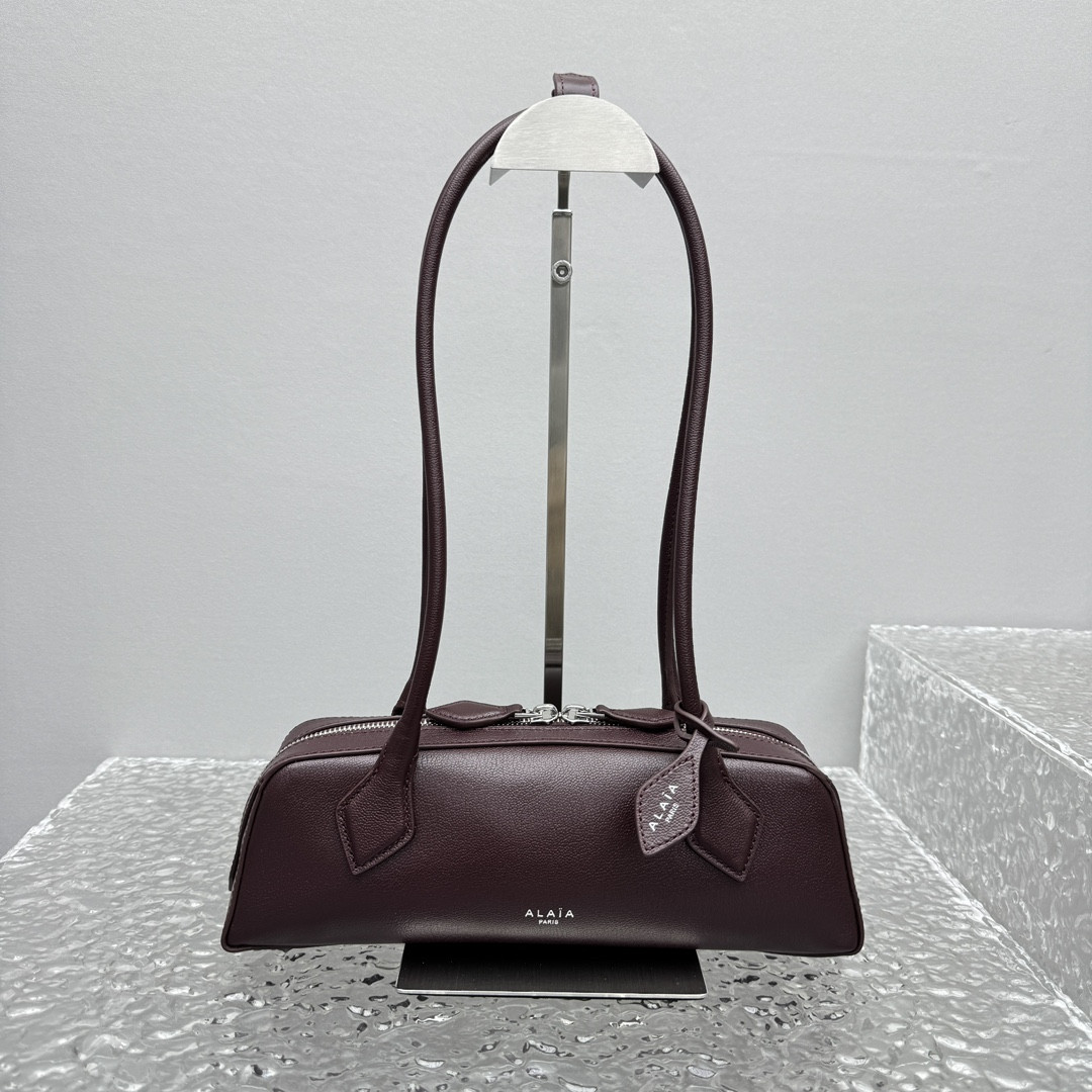 ALAÏA LE TECKEL SMALL BAG IN LEATHER 27x9x8cm