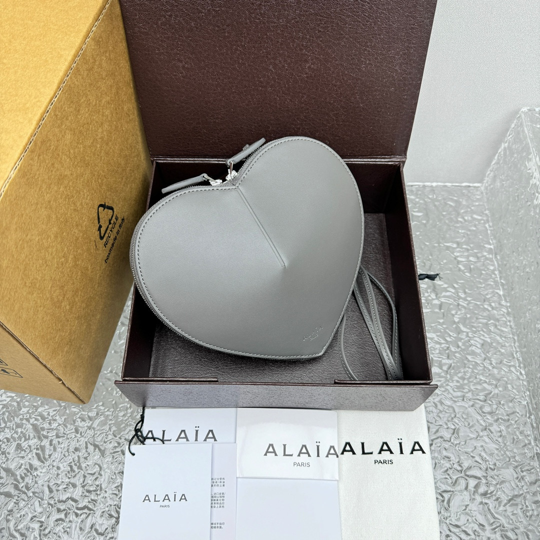 ALAÏA Le Coeur Heart Bag 18.5x20.5x5cm