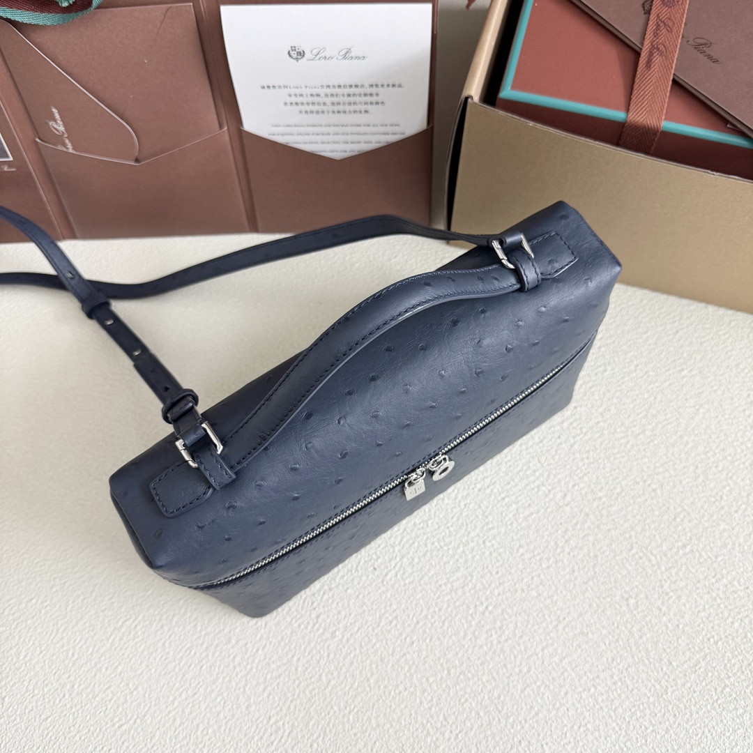 L**o p*ana extra pocket l27 ostrich-grained leather 16x27x10cm